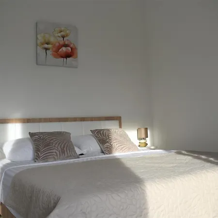 Apartment Rena *