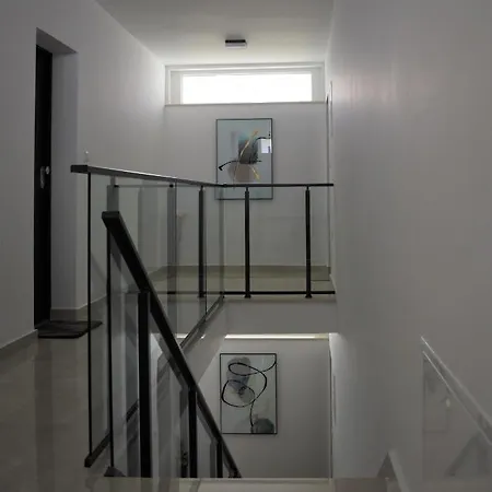Rena Apartment *