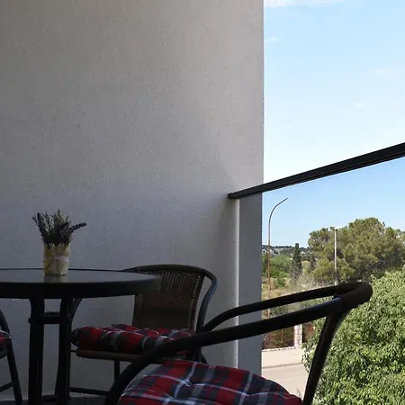 アパート Rena シベニク